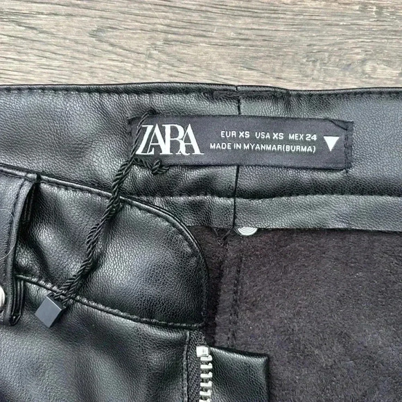 ✨🆕Zara🆕✨ | Black faux  leather zippered moto lined pants with padded knees - Picture 10 of 16